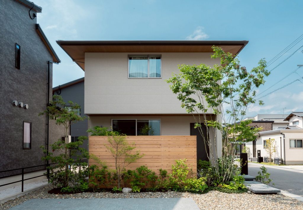 植物で建築と外部空間に心地よい関係をつくる外構