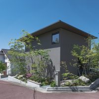 限られた敷地をウッドデッキでつなぐ福岡市南区の外構デザイン